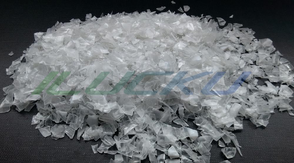 cleaned-pet-bottle-flakes